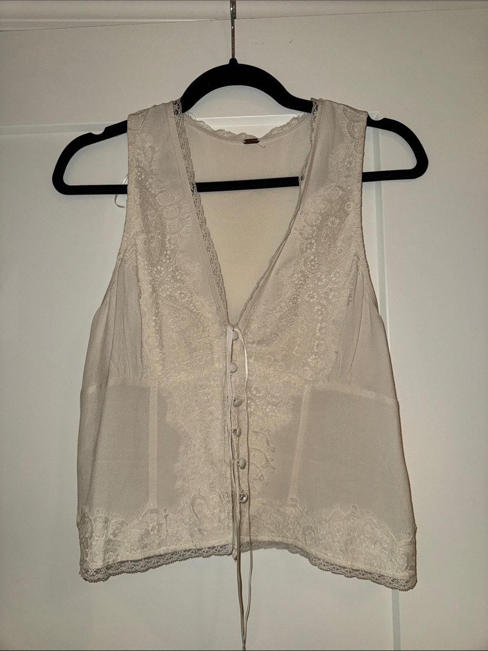 Free People Ivory Lace Button-Front Sleeveless Blouse